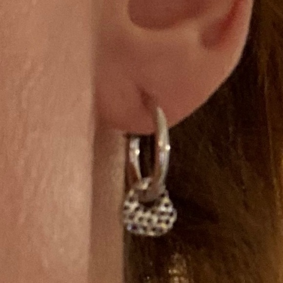 Silver heart earrings - Picture 3 of 3